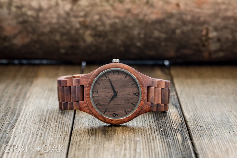 The Oliver Walnut | Set of 4 Groomsmen Watches Grain and Oak